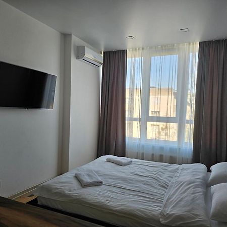Nyvky Like Home - Studio - Apt 35 Kiew Exterior foto